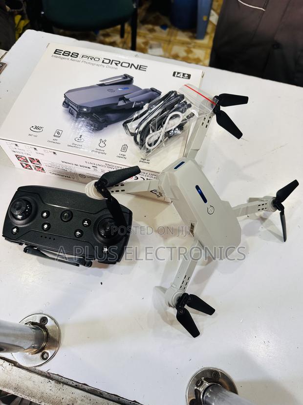 E88/E99 Mini Drone for Kids – No Camera, Easy to Fly - main view