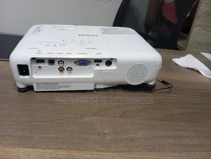 Full-Featured 3lcd Projector – Epson Eb-W51 With Long Lamp Life