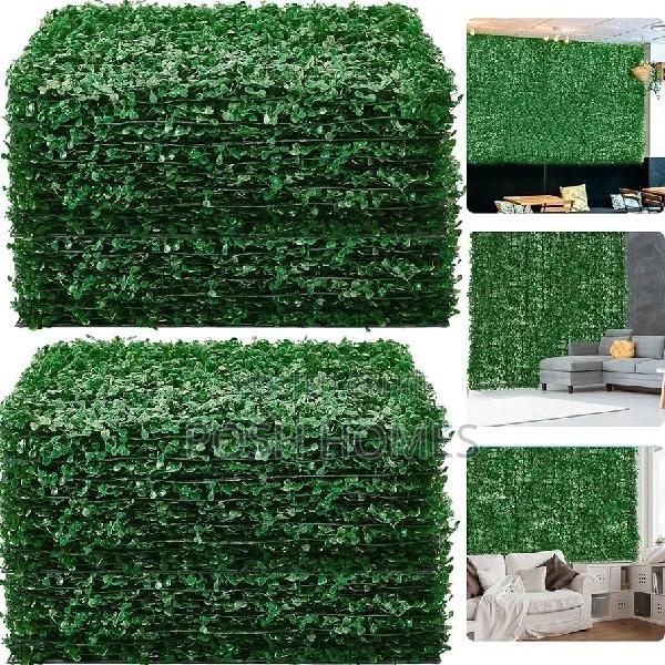 Exterior Wall Cuddling Hedge Panels