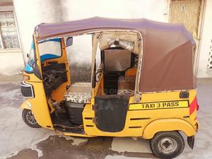 Bajaj RE 2021 Yellow - main view