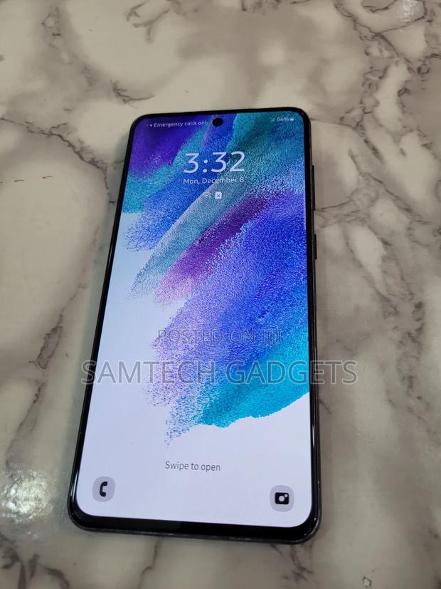 Samsung Galaxy S21 FE 128 GB Black - main view