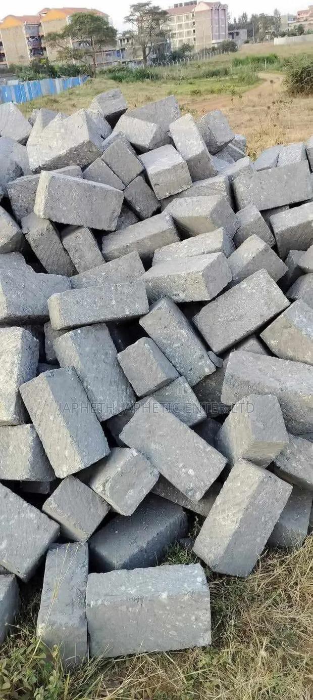 Ndarugo Machine Cut Stones - thumbnail 2