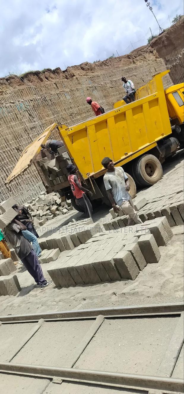 Ndarugo Machine Cut Stones - thumbnail 3