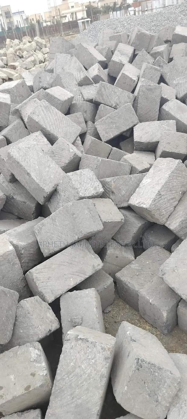 Ndarugo Machine Cut Stones - thumbnail 2