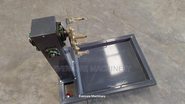 Heavy Duty Big Enline Rack/Stand Tool With Oil Box. - thumbnail 3