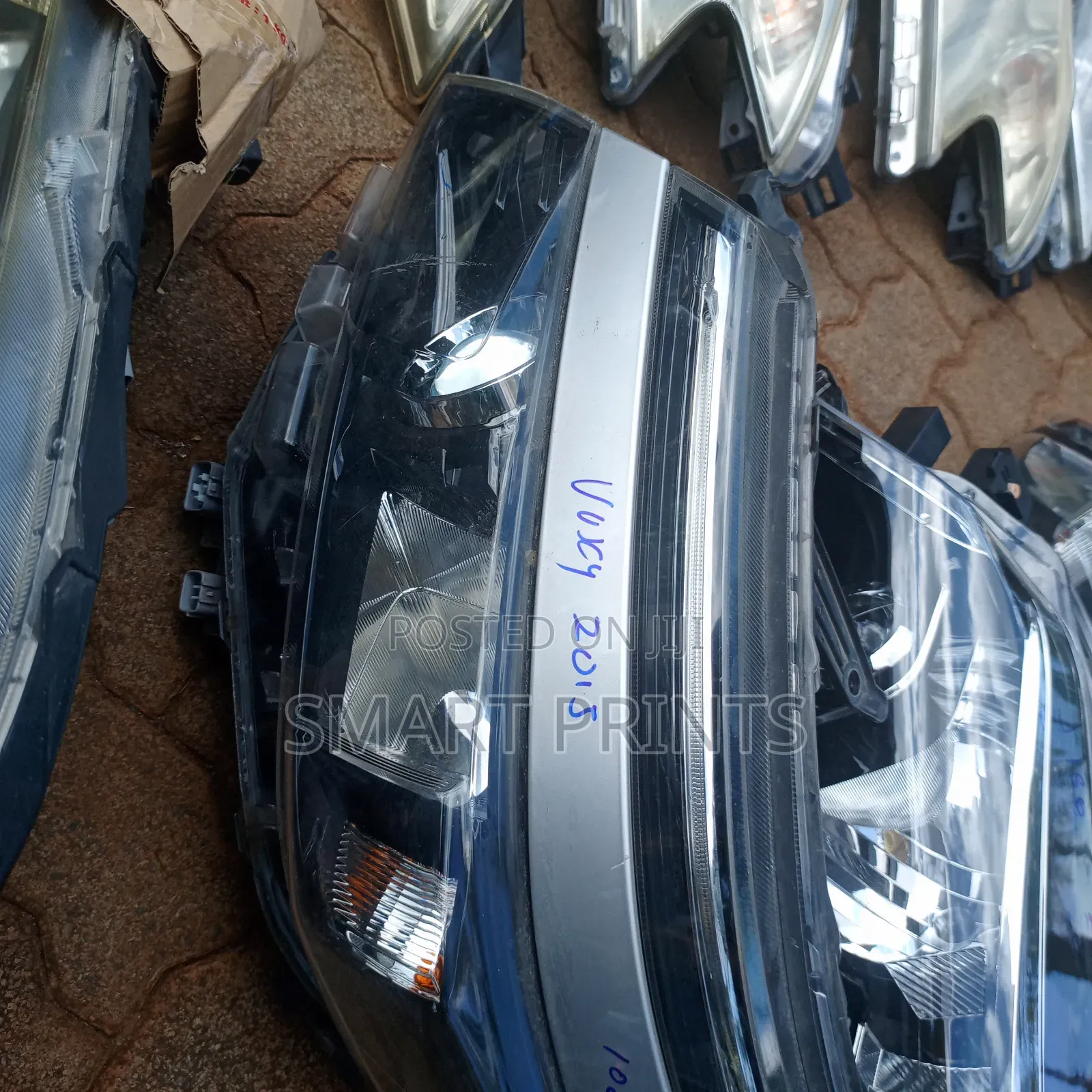 Ex Japan Toyota Voxy 2015 Headlights Available