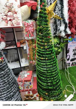 6ft Portable Chrismass Tree - thumbnail 2