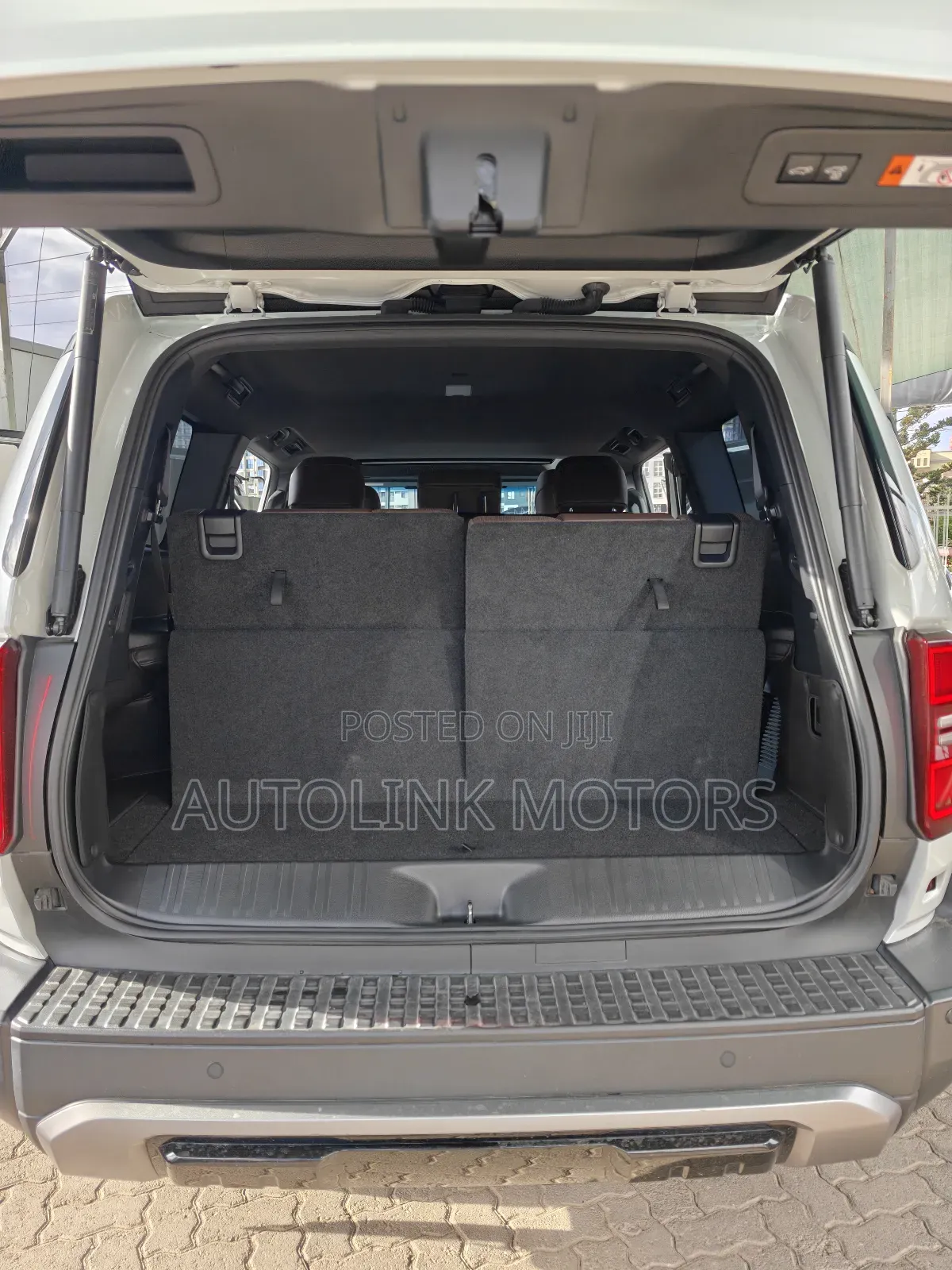 Toyota Land Cruiser Prado 2.7 2024 White
