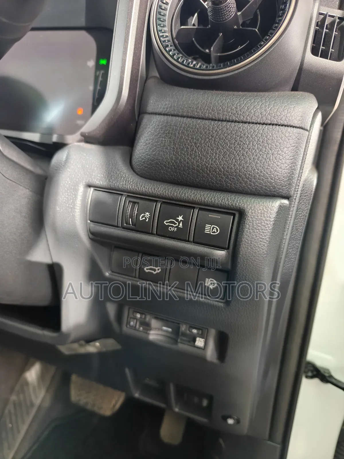 Toyota Land Cruiser Prado 2.7 2024 White