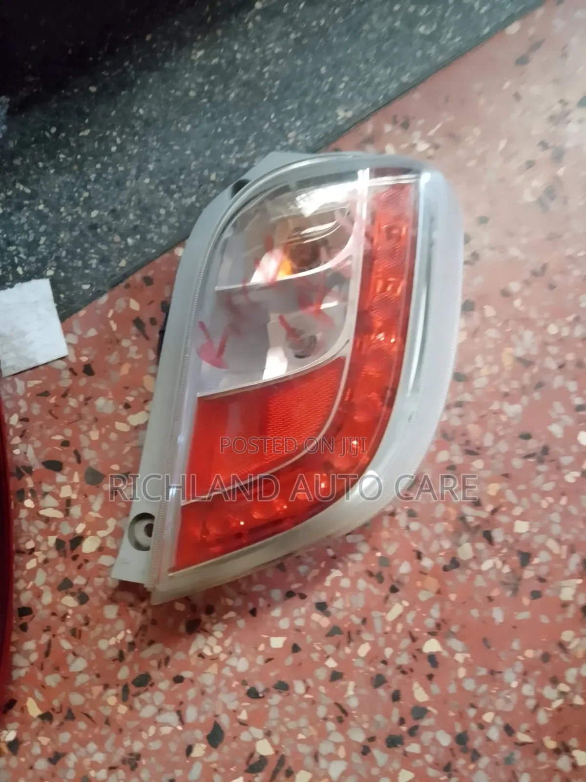 Daihastu Mira La300