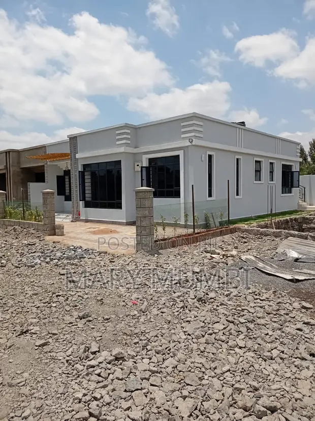 3bdrm Bungalow in Kimbo for sale