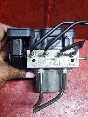 Abs Pumps Toyota Voxy New Model - main view