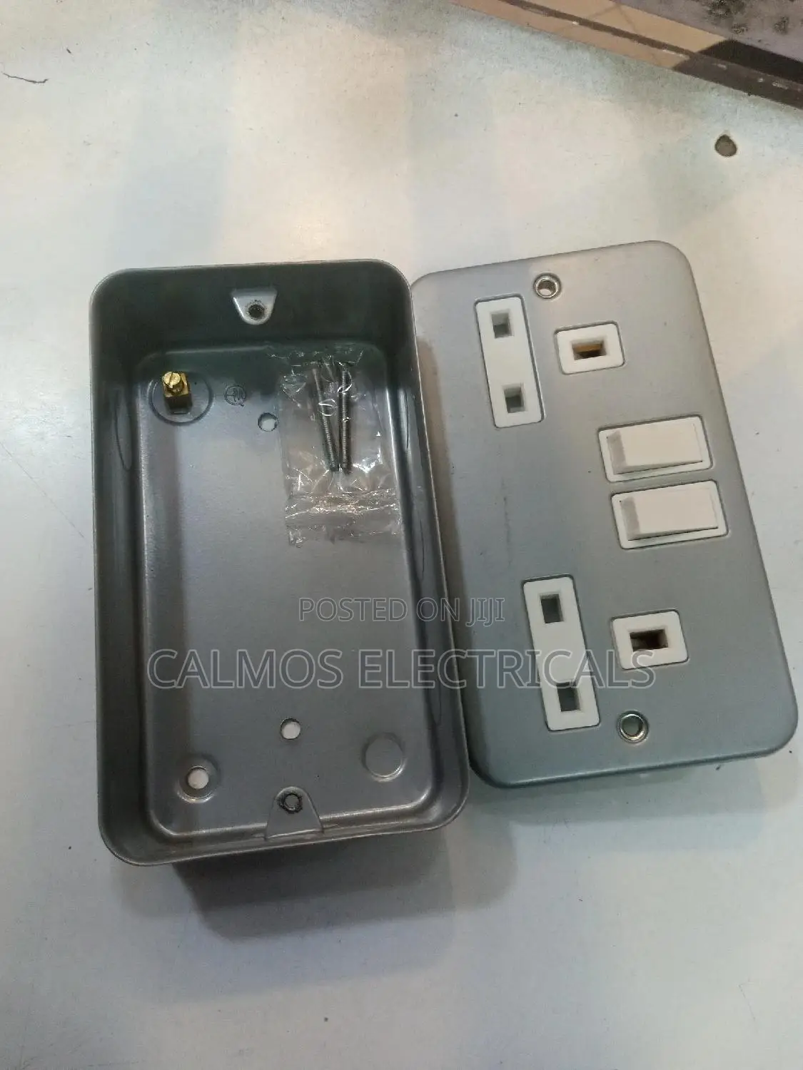 Metal Clad Twin Socket
