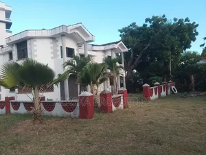 5bdrm Maisonette in Nyali Estate for rent