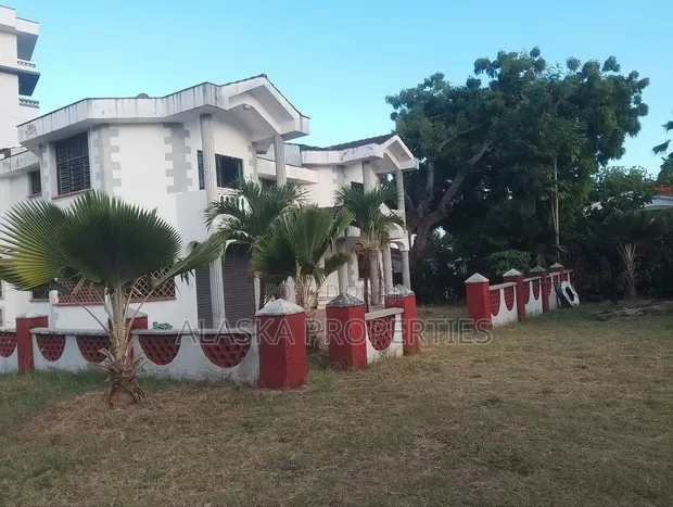 5bdrm Maisonette in Nyali Estate for rent