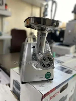 Size Tkm12 Heavy-Duty Meat Mincer
Fast, Clean and Efficient Grinding