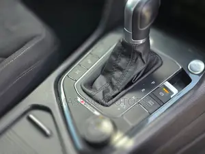 Volkswagen Tiguan 2018 Gray