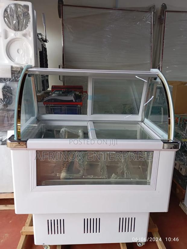 Ice Cream Chiller Display – Commercial - main view