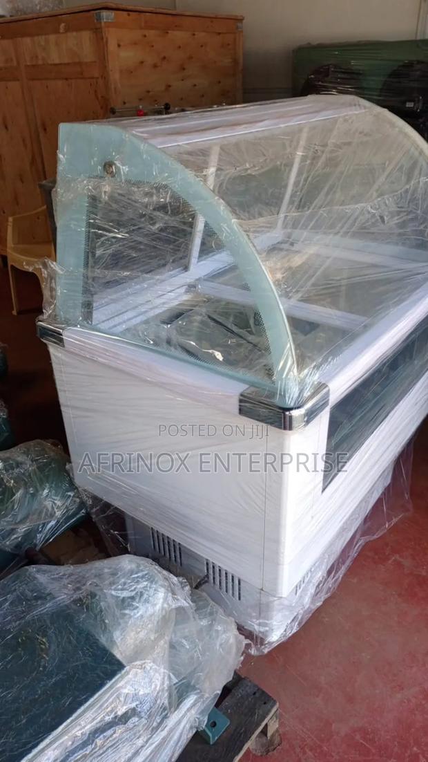 Ice Cream Display Chiller Keeps Everything Cold, Fresh - main view