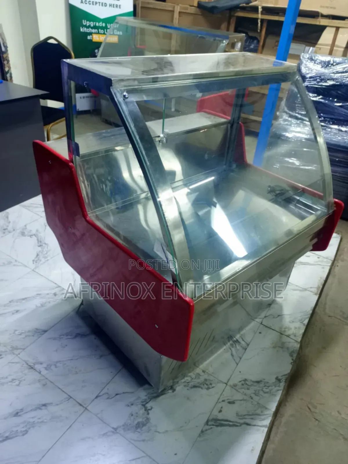 Showcase Your Products With Our 4-Tray Meat Chiller Display