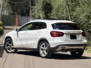 Mercedes-Benz GLA-Class 2019 White
