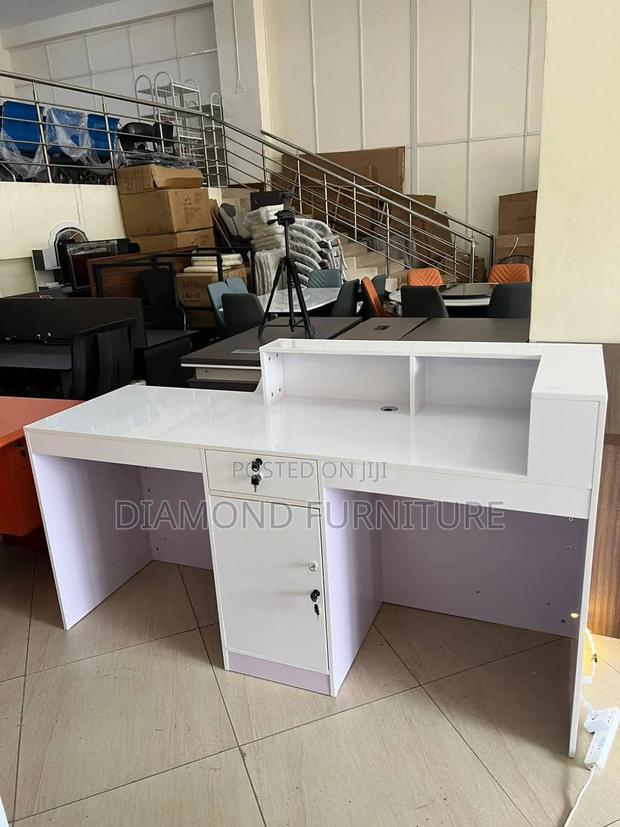 1.8m Modern Reception Desk With Led Lighting - thumbnail 2