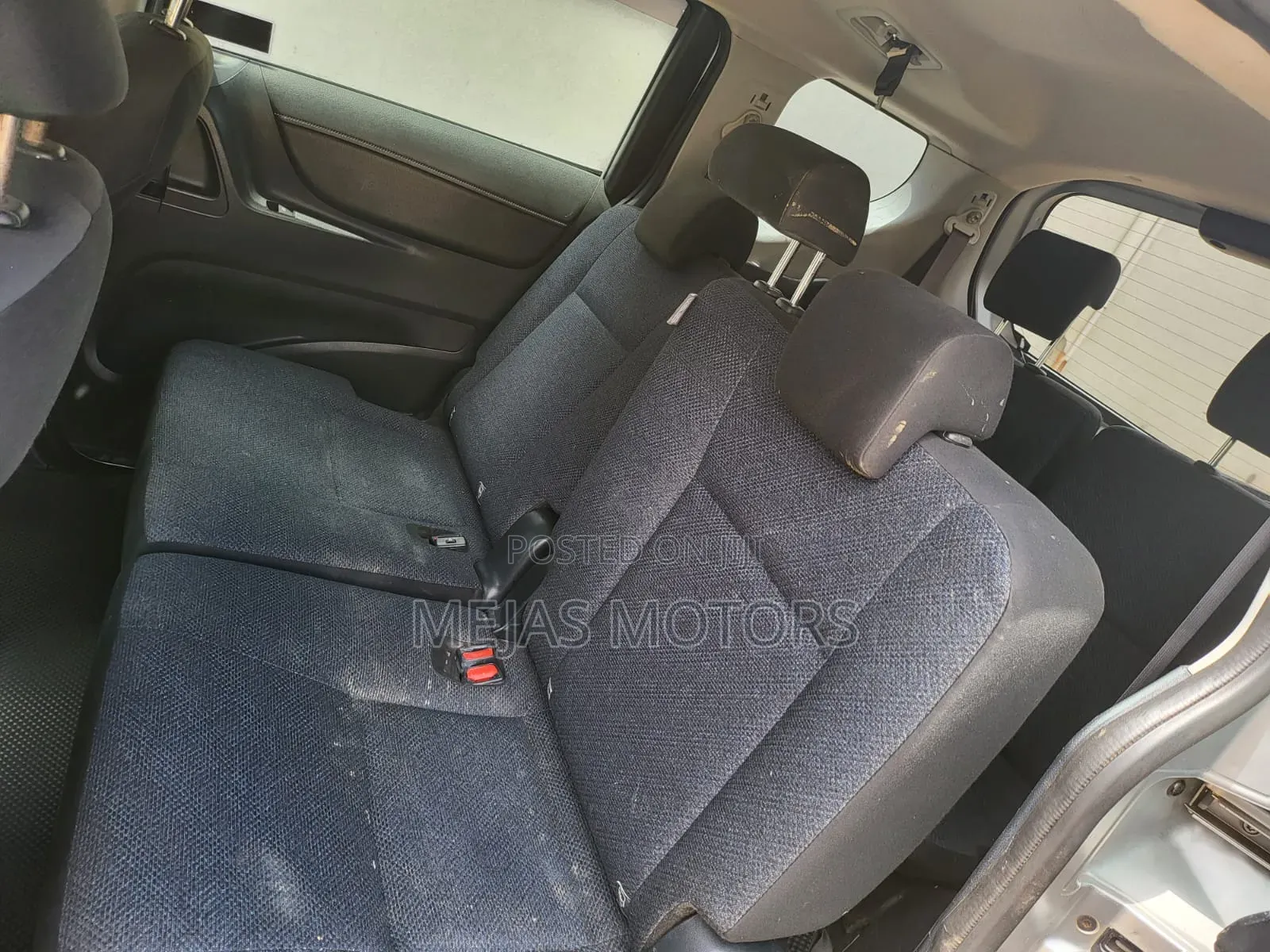 Toyota Sienta 2015 Silver