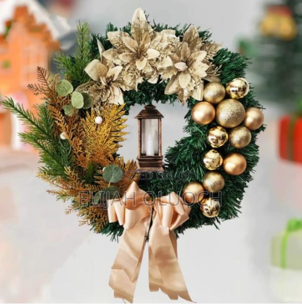 Christmas Wreath With Lamp - main view