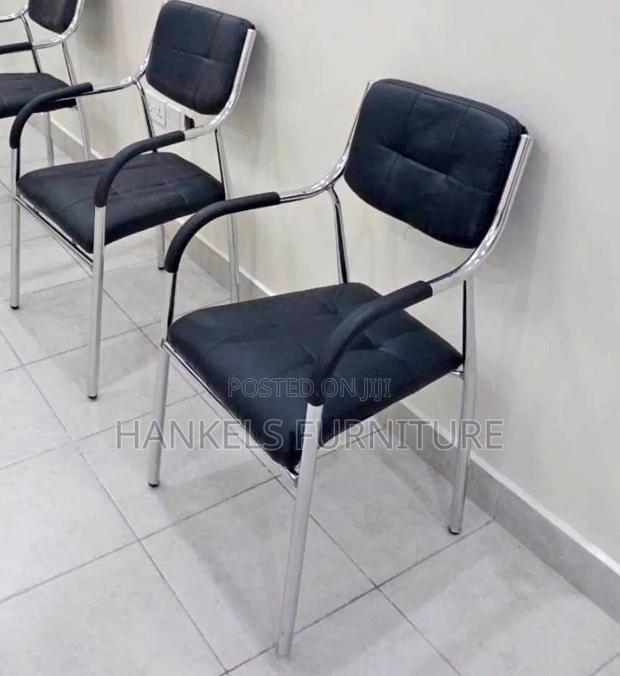 Armrest Chrome Visitor Chair – Sleek, Supportive Professional