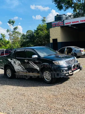 Toyota Hilux 2015 Black