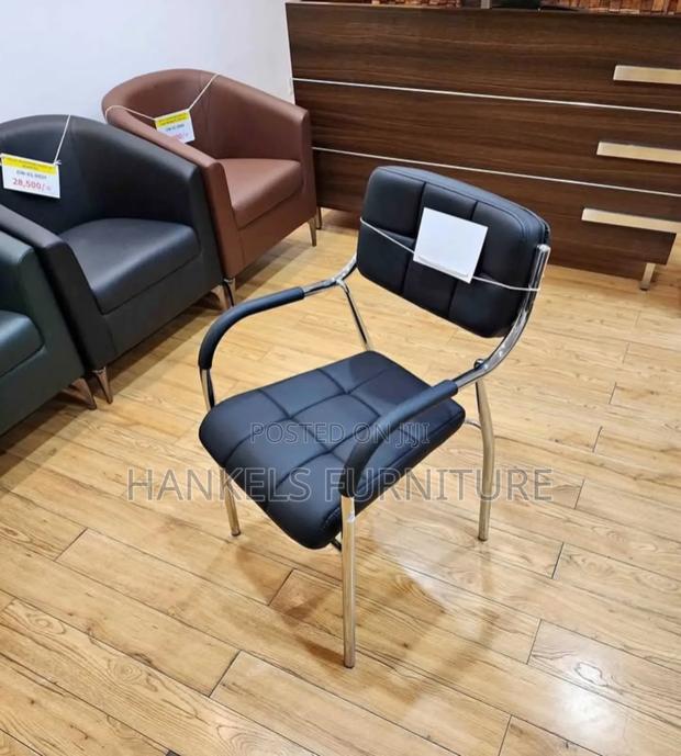 Modern Chrome Armrest Visitor Chair – Durable Elegant Seating - main view