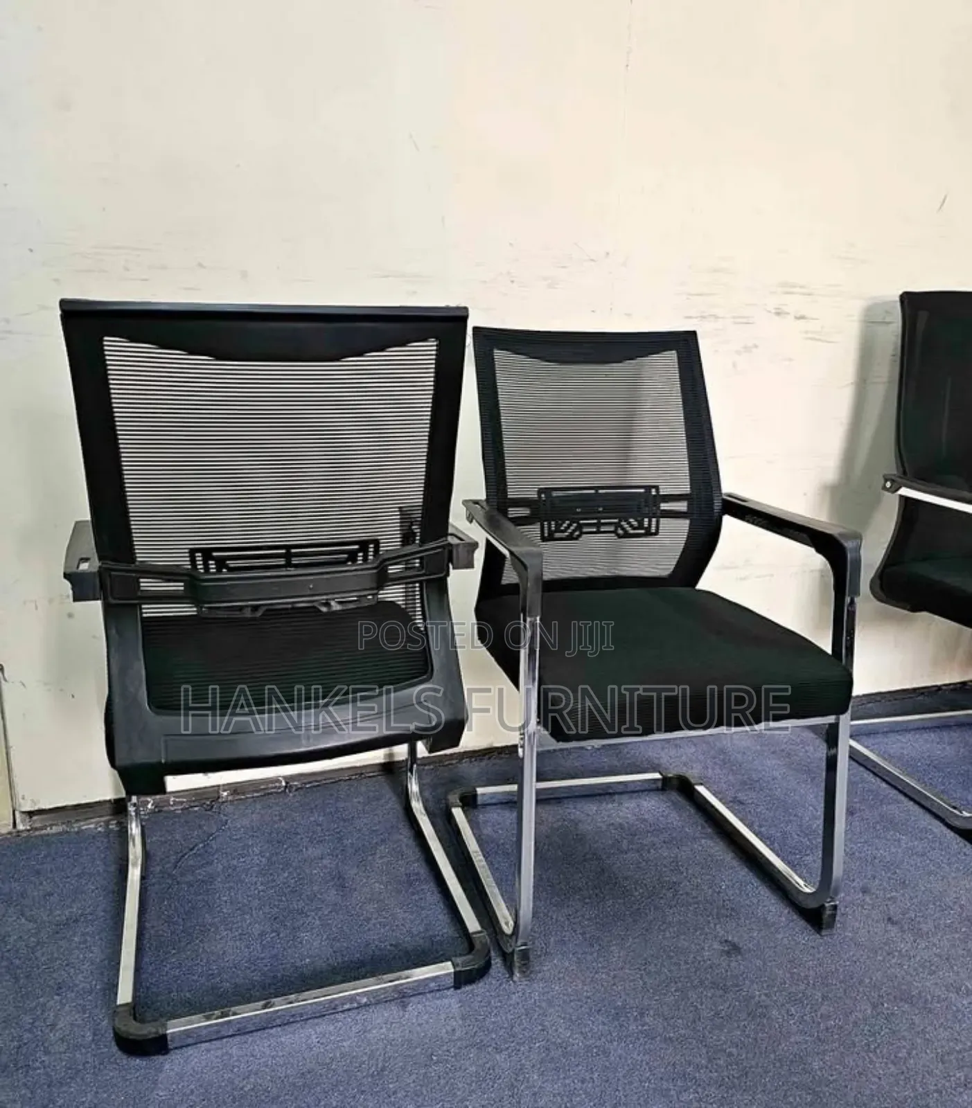 Chrome Armrest Office Guest Chair – Smart Seating for Modern Spaces