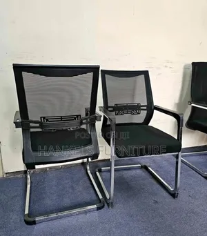 Chrome Armrest Office Guest Chair – Smart Seating for Modern Spaces
