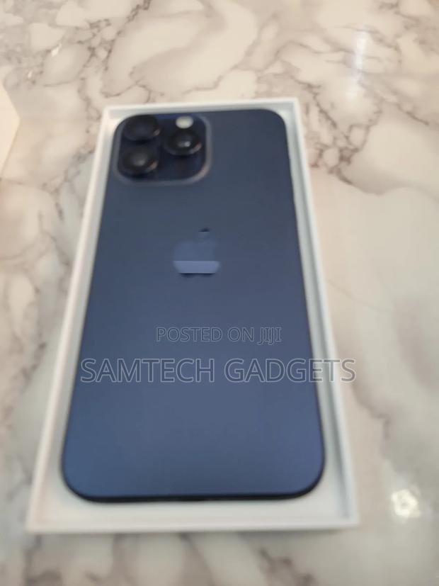 Apple iPhone 15 Pro Max 256 GB Blue - thumbnail 3