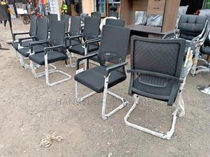 Sturdy Visitor Office Chair – No Wheels, Maximum Stability - thumbnail 2