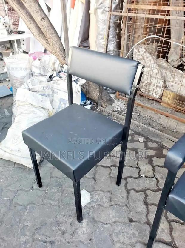 Office Guest Chair Without Casters – Strong Stylish - main view