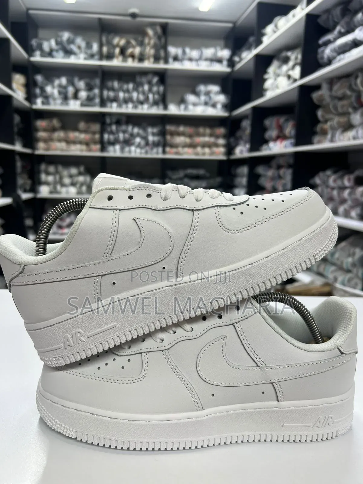 Shoe Dealer