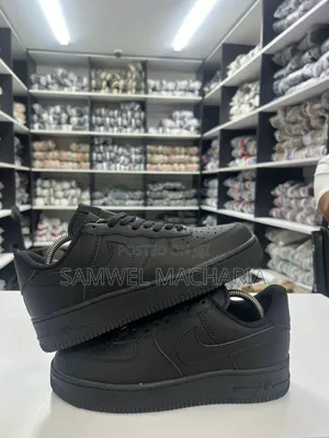 Shoe Dealer