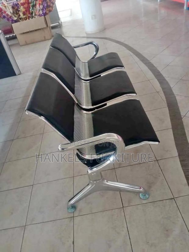 Modern 3-Seater Metallic Link Chair – Strong, Stylish Long-Lasting