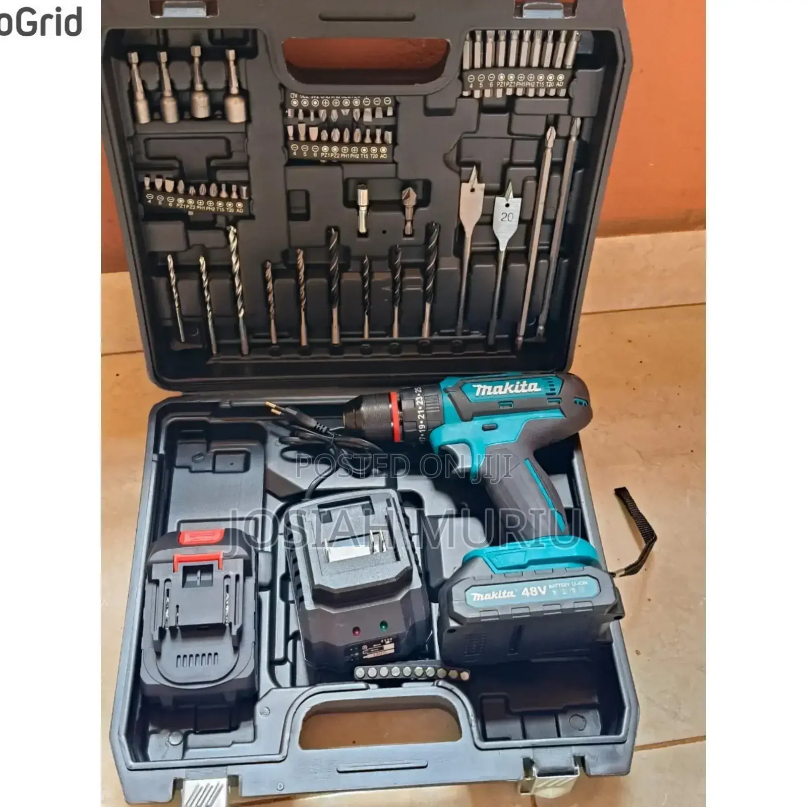 Makita 88v Cordless Drill 
With 
2 Batteries