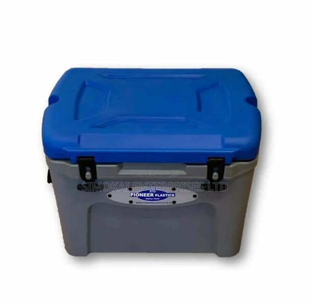 New 50l Pioneer Plastics Cooler Box - main view