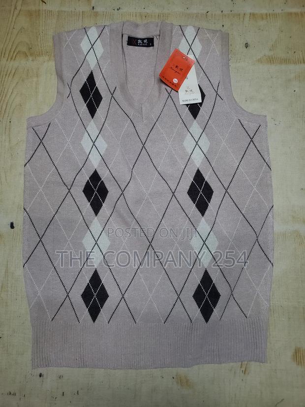 Quality Casual Men v Neck Half Sweat Available - thumbnail 2
