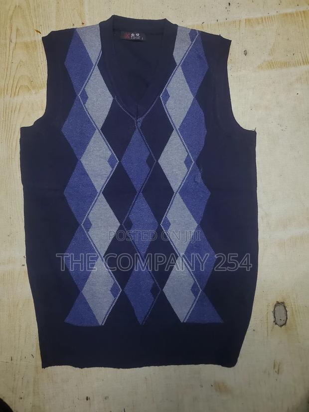 Quality Casual Men v Neck Half Sweat Available - thumbnail 4