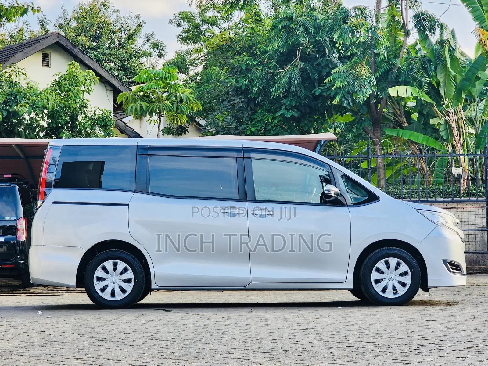 Toyota Noah 2.0 FWD (8 Seater) 2018 Gray