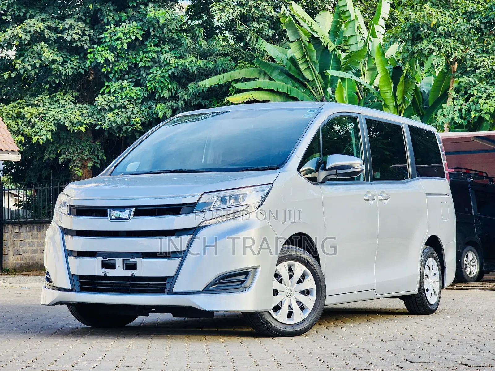 Toyota Noah 2.0 FWD (8 Seater) 2018 Gray