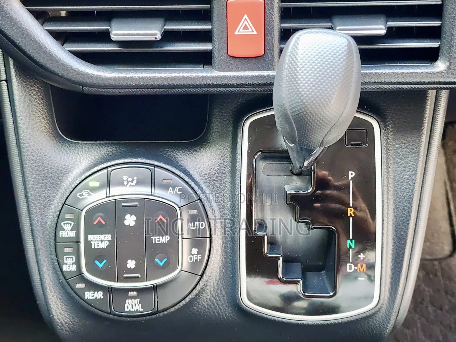 Toyota Noah 2.0 FWD (8 Seater) 2018 Gray
