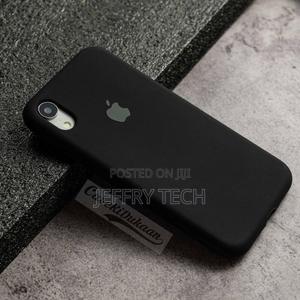 iPhone Xr Silicone Protective Cover Case - Black. - thumbnail 2