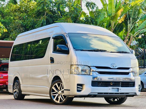 Toyota Grand HiAce 2018 Grey - thumbnail 2