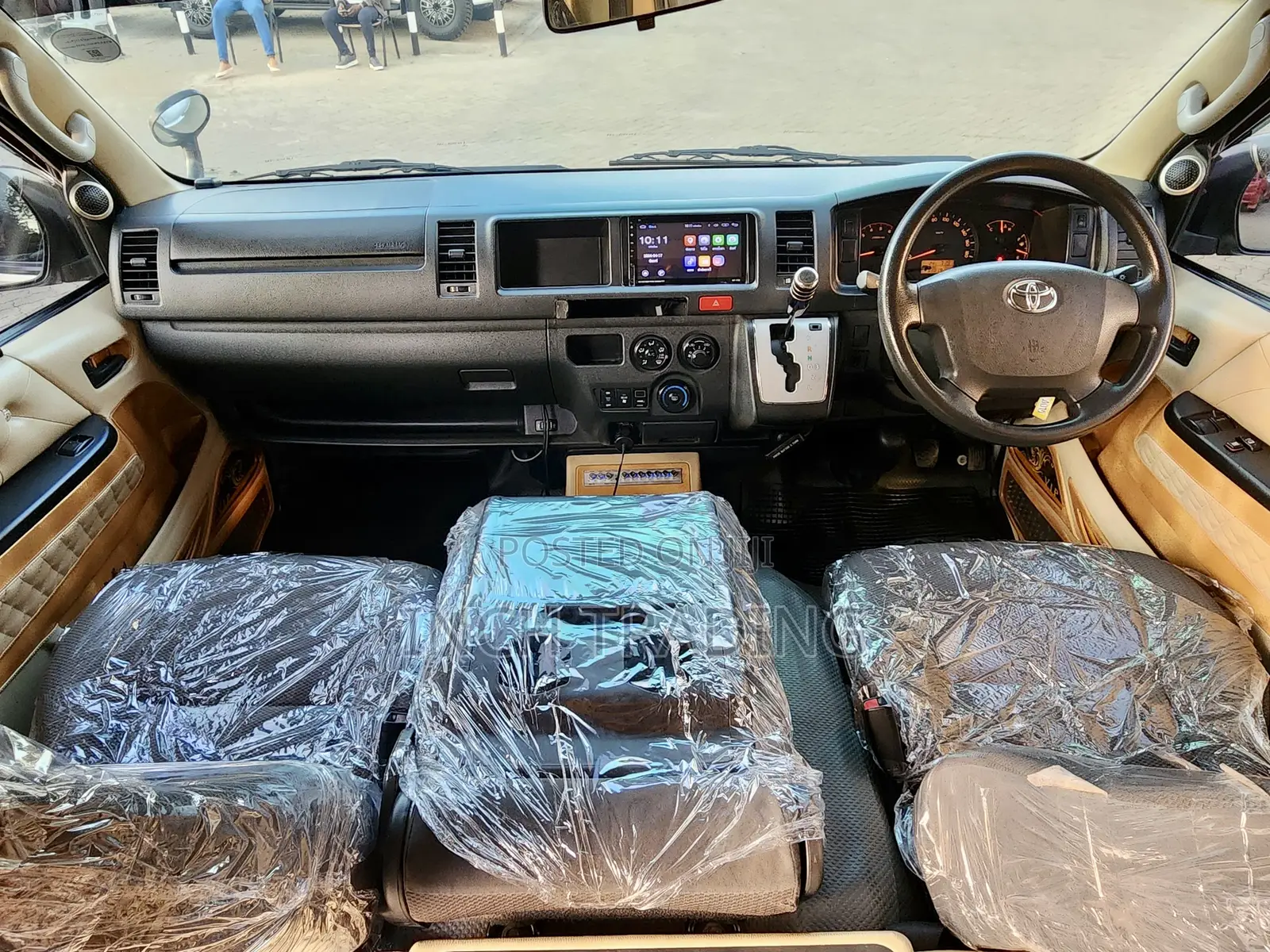 Toyota Grand HiAce 2018 Grey
