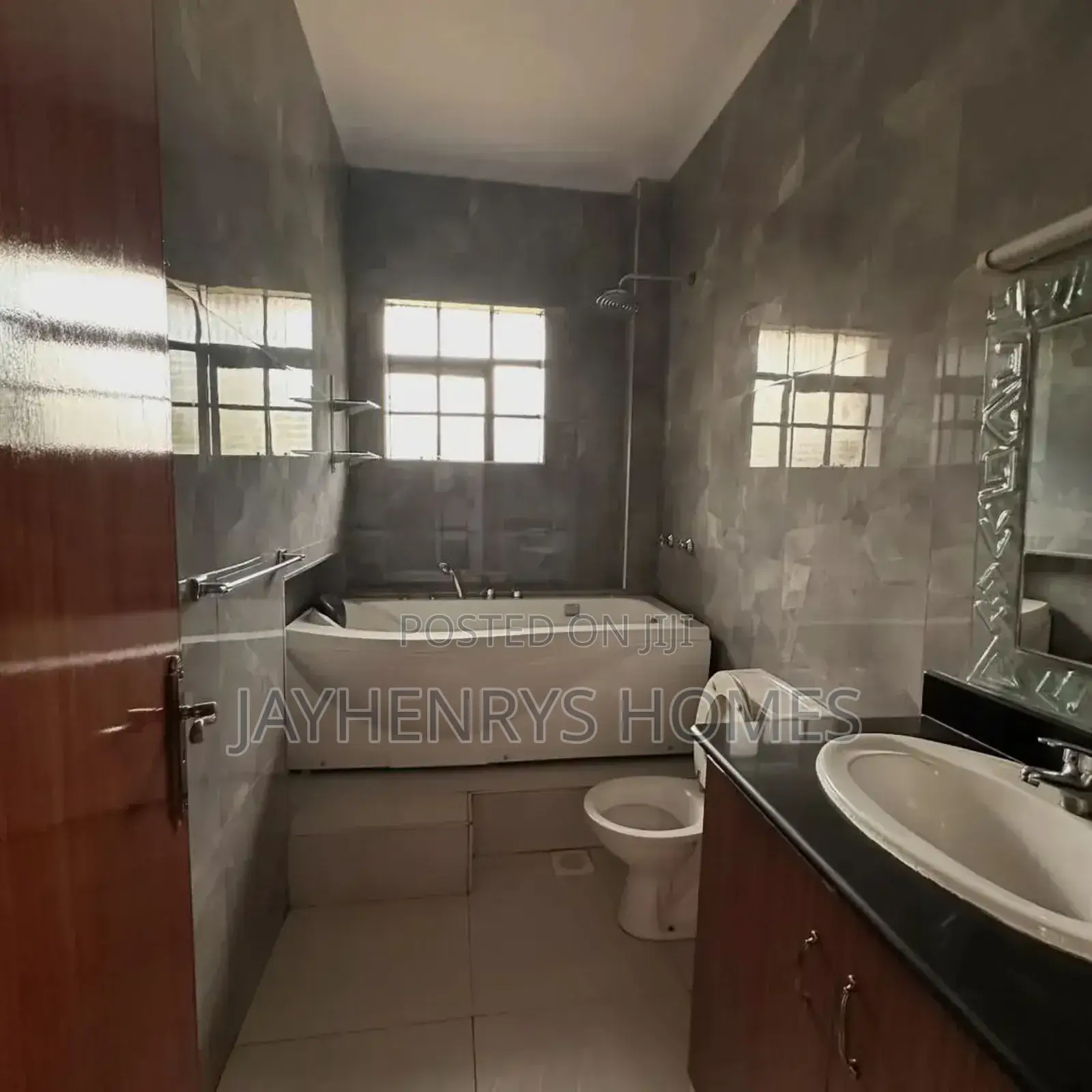 4bdrm House in Roysambu for sale